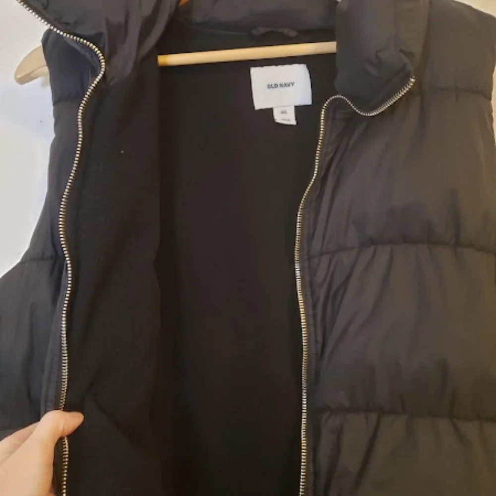 Old Navy Women's XXL Black Puffer Zipper Vest - Picture 6 of 6